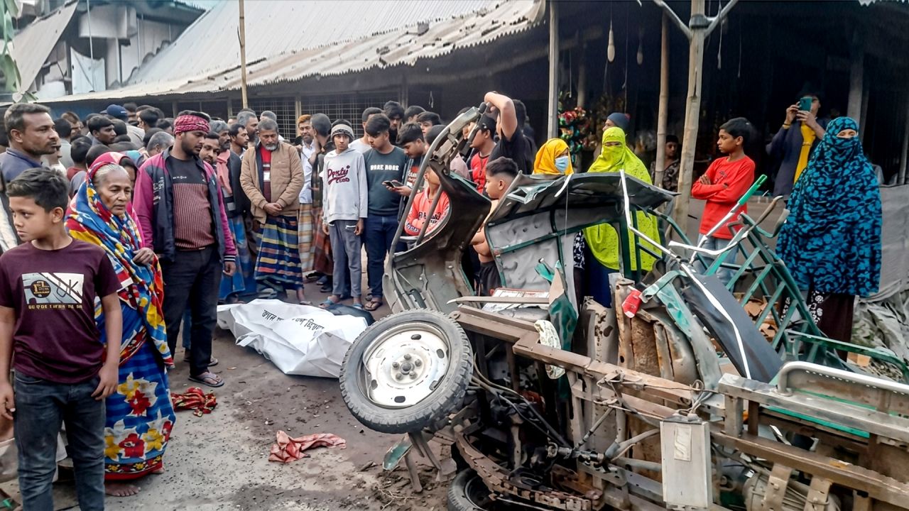 ভাঙ্গায় অটোভ্যানের মুখোমুখি সংঘর্ষে প্রাণ গেল যাত্রীর