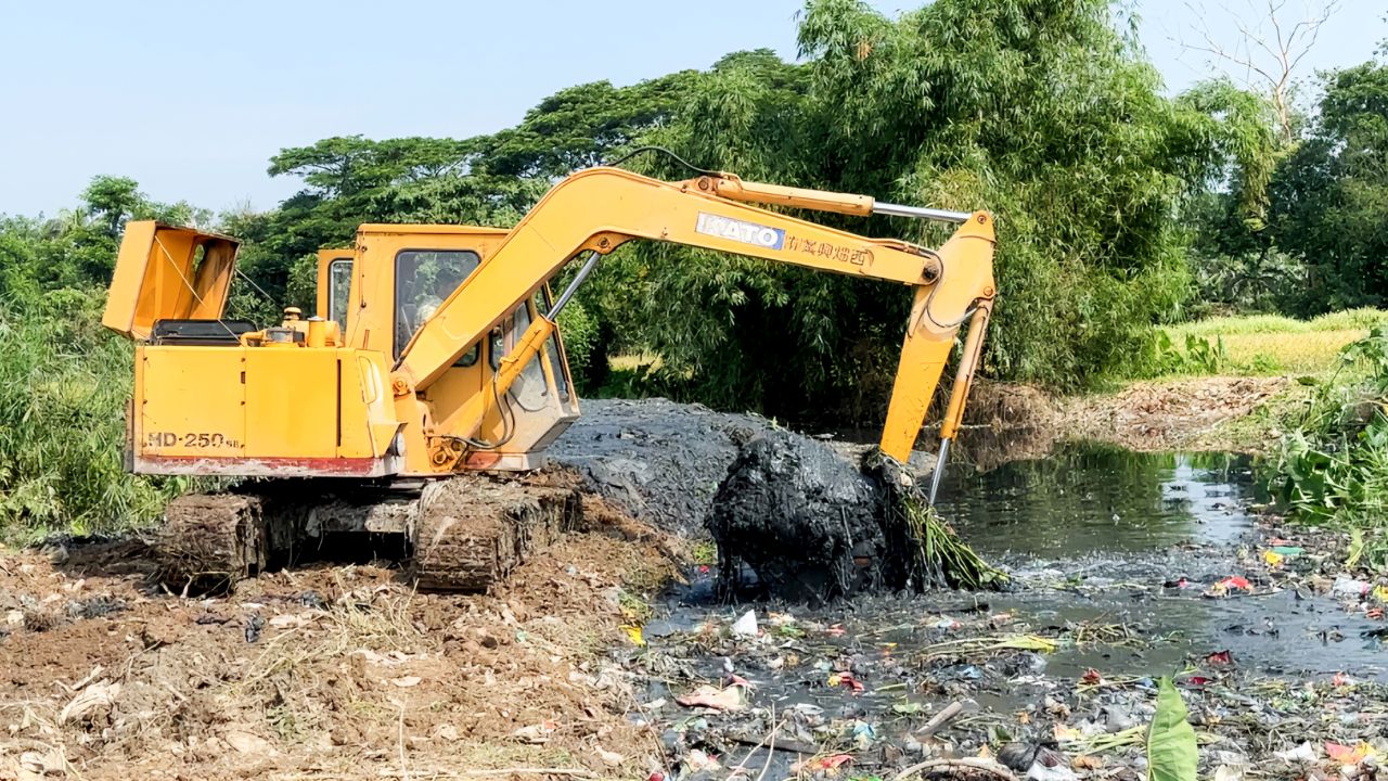 হাটহাজারীতে খাল পুনঃখননে জলাবদ্ধতা কমছে, স্বস্তিতে কৃষকরা