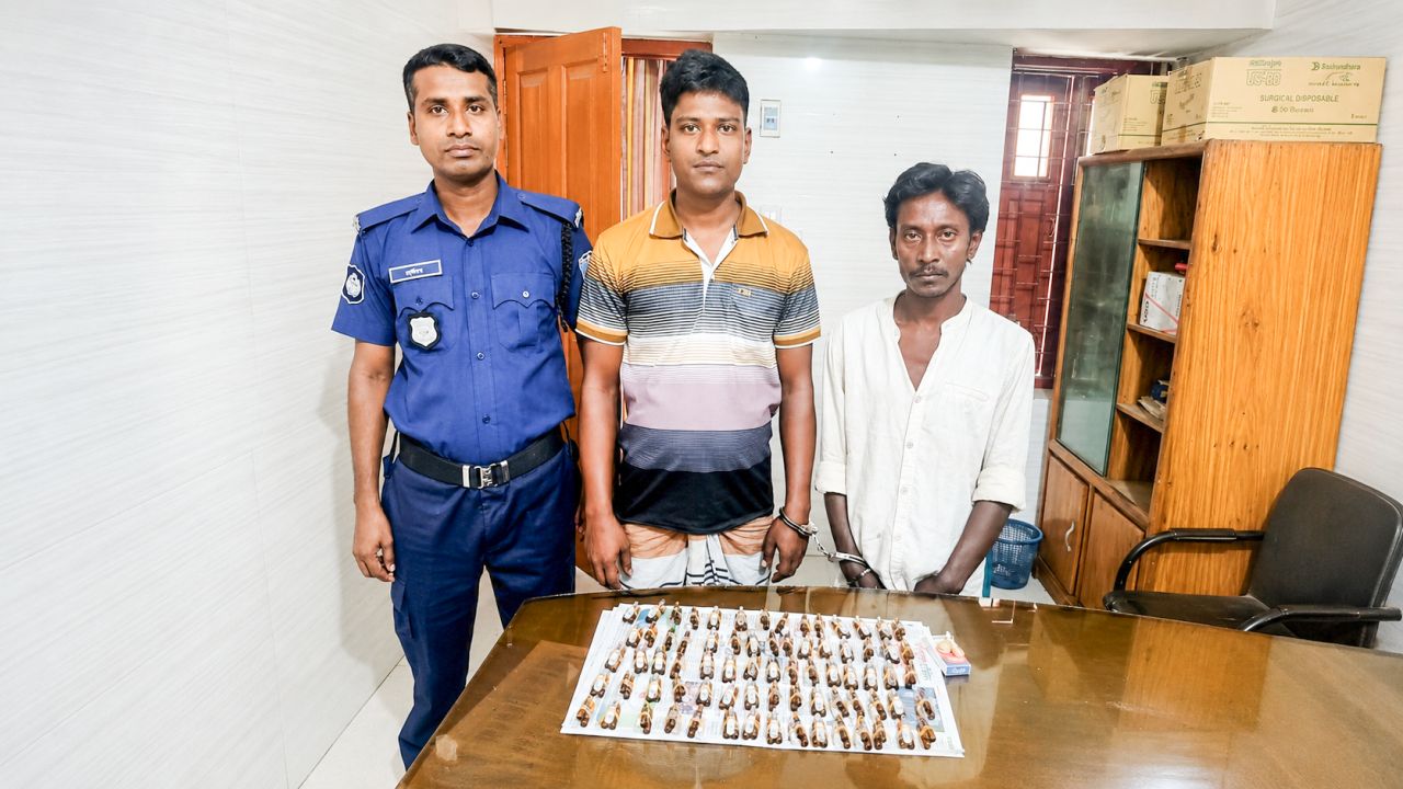 আত্রাইয়ে অ্যাম্পল ইনজেকশন ও হেরোইনসহ দুই মাদক ব্যবসায়ী গ্রেপ্তার