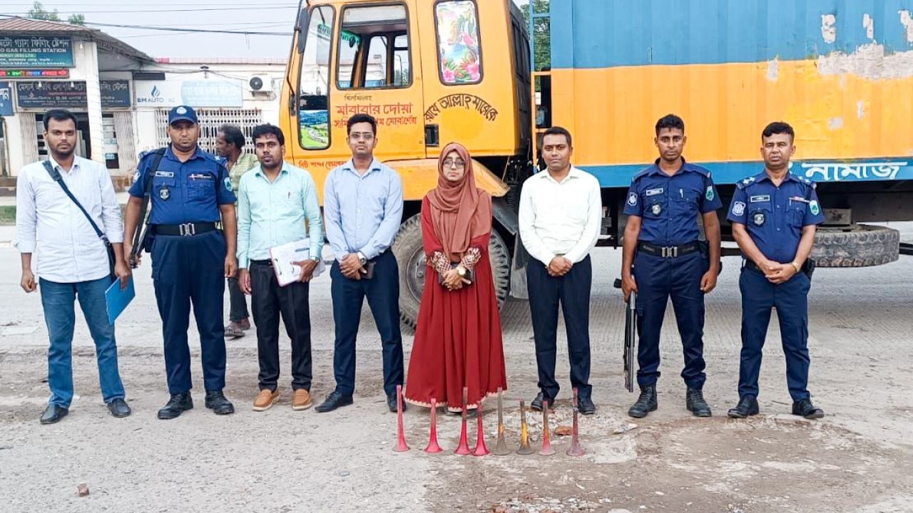 শব্দদূষণ নিয়ন্ত্রণে নওগাঁ জেলা প্রশাসনের অভিযান, জরিমানা আদায়