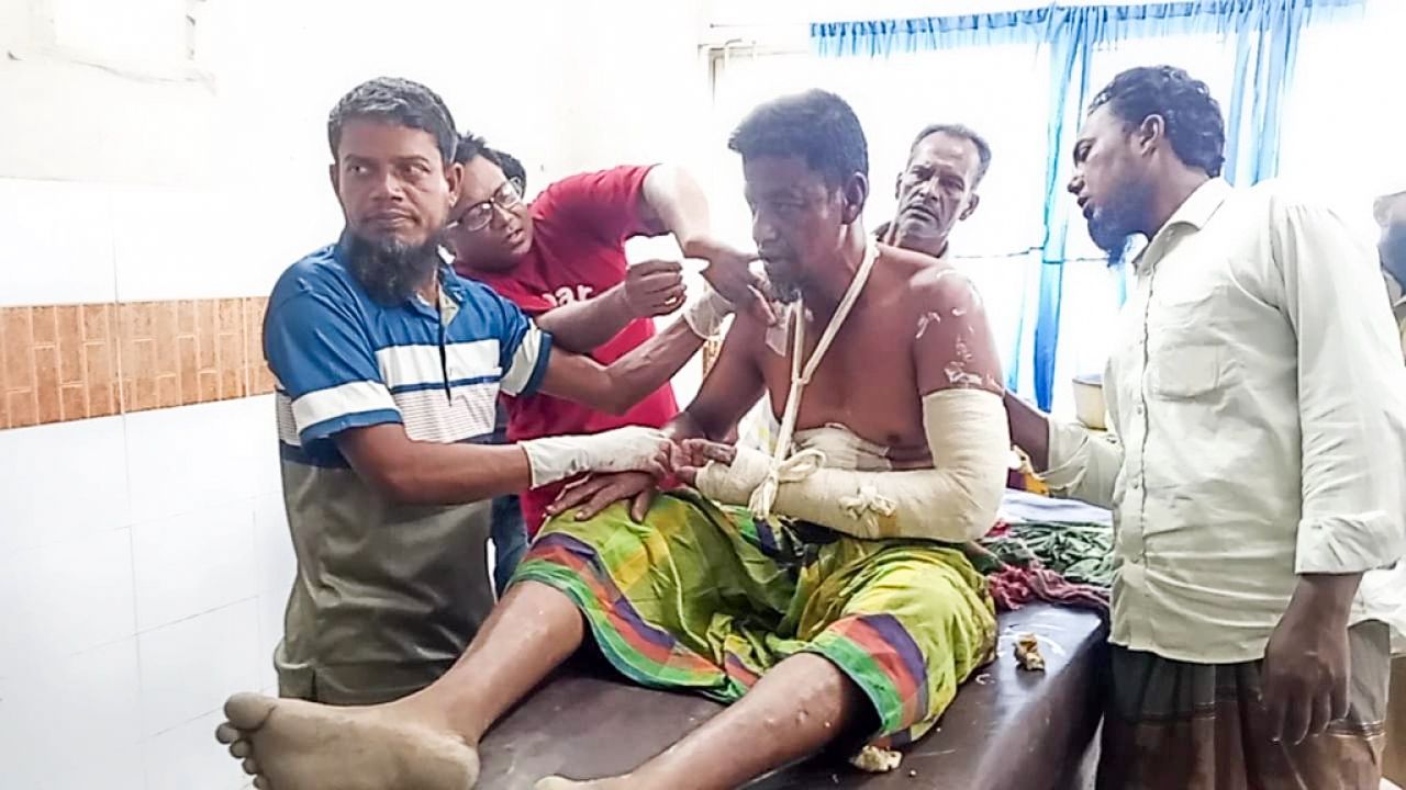 চুয়াডাঙ্গায় তুচ্ছ ঘটনায় কৃষককে কুপিয়ে জখম